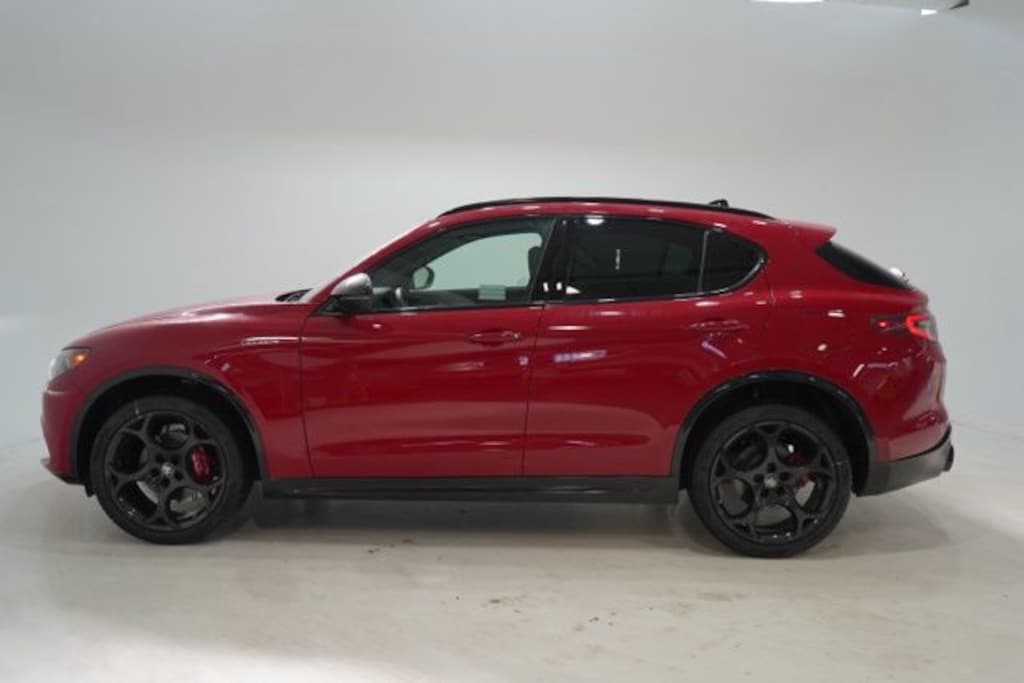 New 2025 Alfa Romeo Stelvio AWD Sport Utility