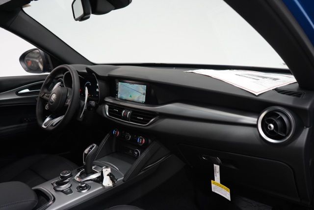 2025 Alfa Romeo Stelvio Base - Photo 15