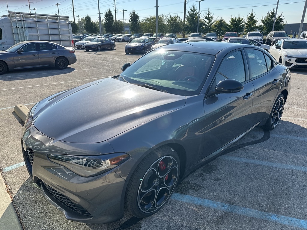 New 2025 Alfa Romeo Giulia AWD Sedan