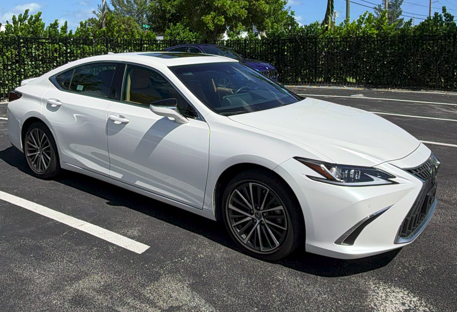 Used 2024 Lexus ES 350 Sedan