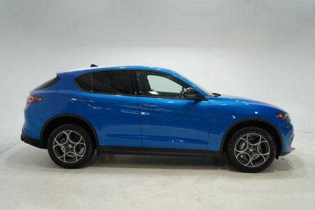 2025 Alfa Romeo Stelvio Base - Photo 8