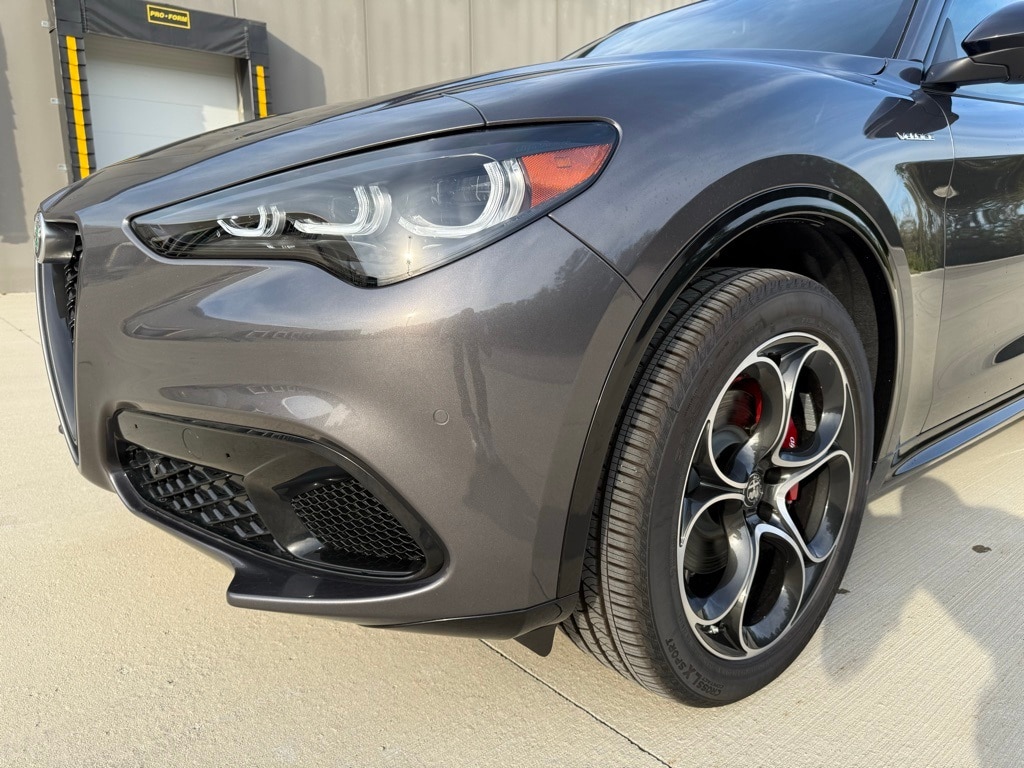 New 2025 Alfa Romeo Stelvio AWD Sport Utility