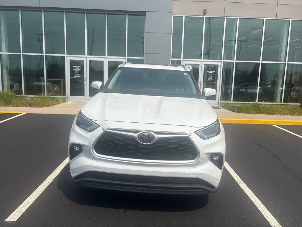 Used 2022 Toyota Highlander XLE SUV