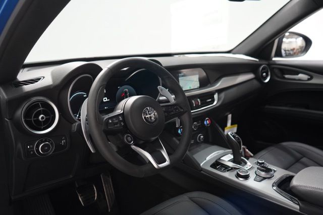 2025 Alfa Romeo Stelvio Base - Photo 14