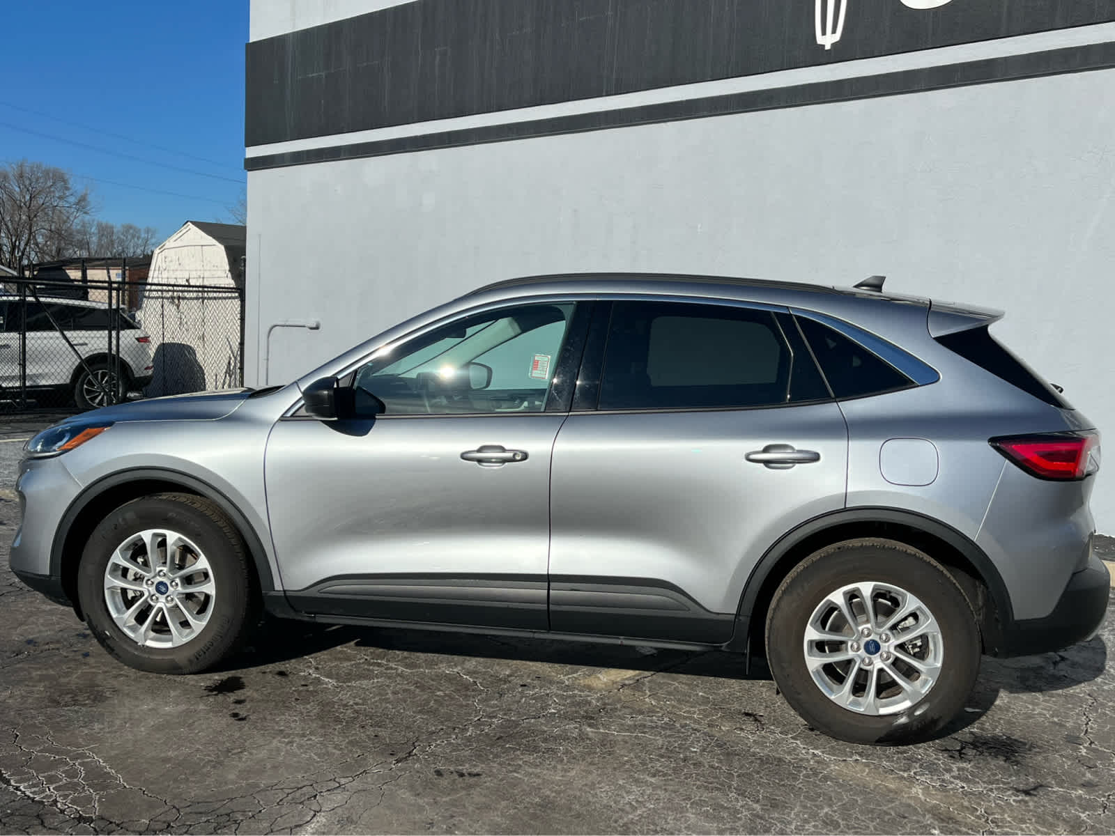 2022 Ford Escape SE photo 3