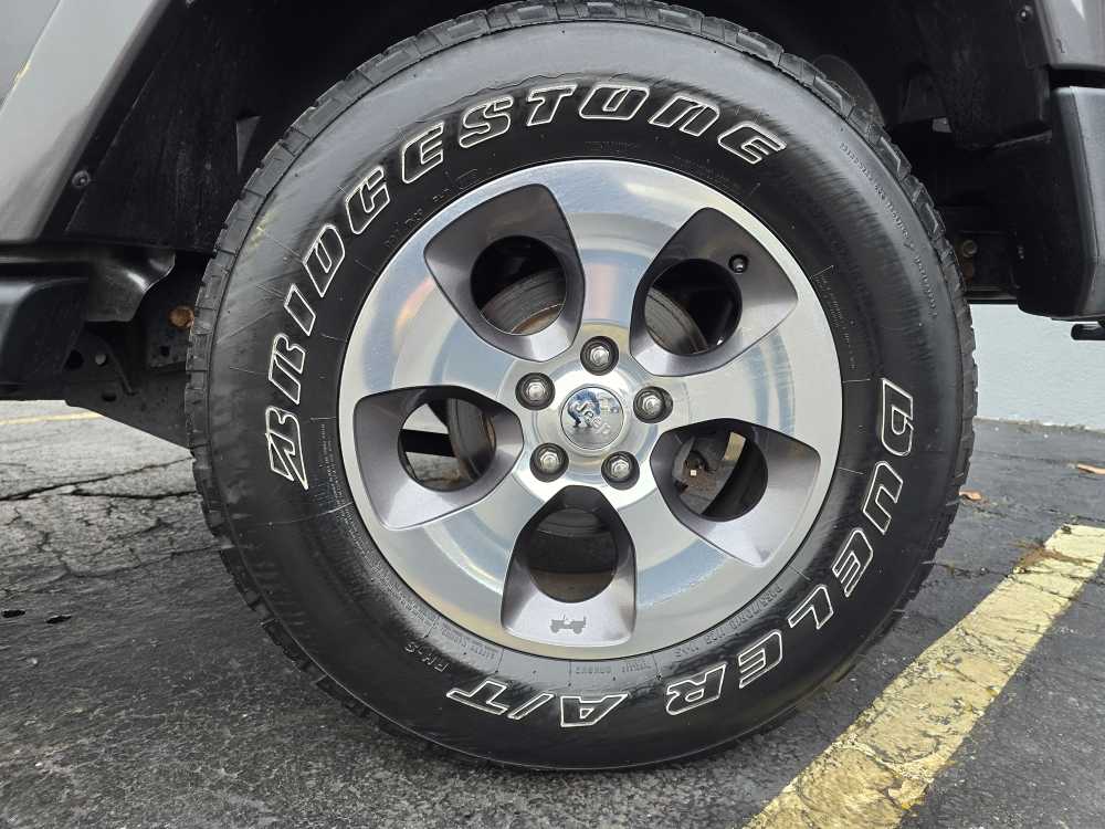 2016 Jeep Wrangler Unlimited Sahara photo 4