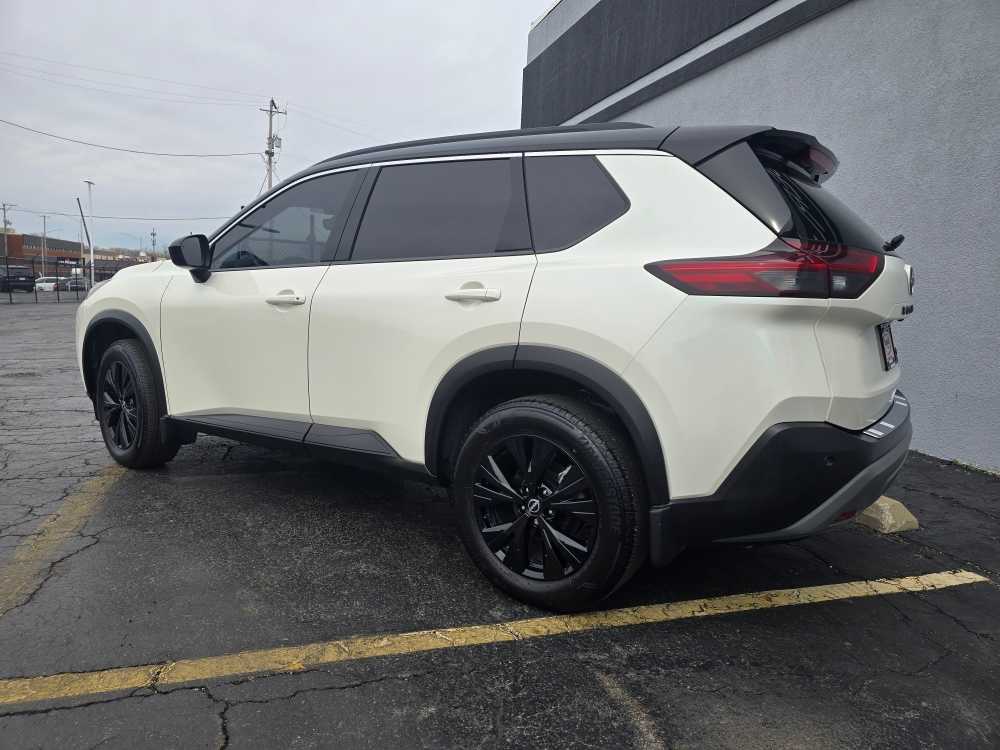 2023 Nissan Rogue SV photo 4