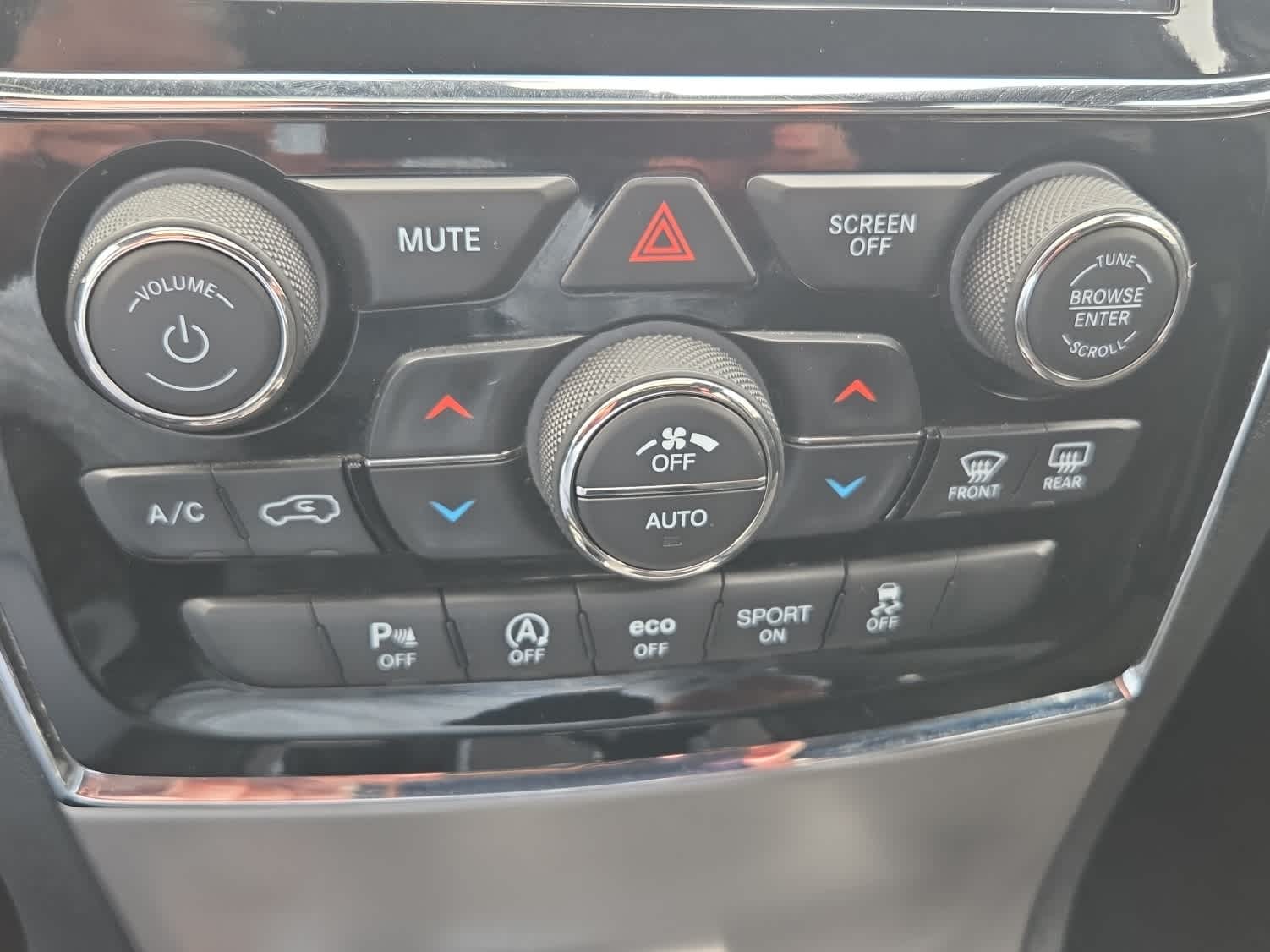 2020 Jeep Grand Cherokee Altitude - Photo 22