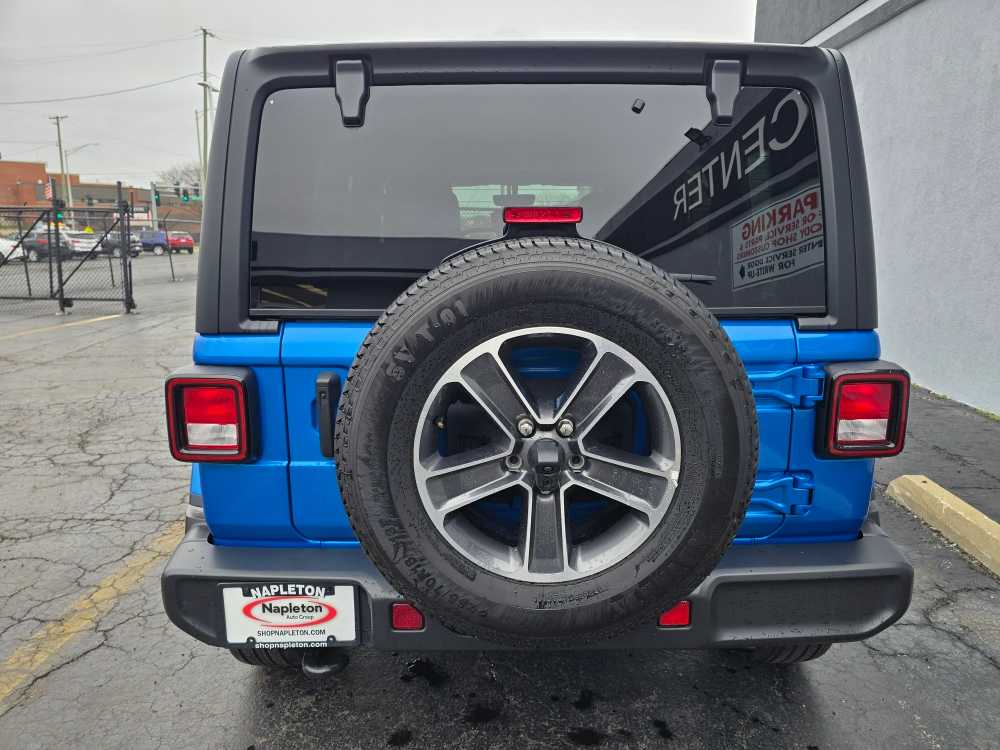 2023 Jeep Wrangler 4-Door Sahara - Photo 10
