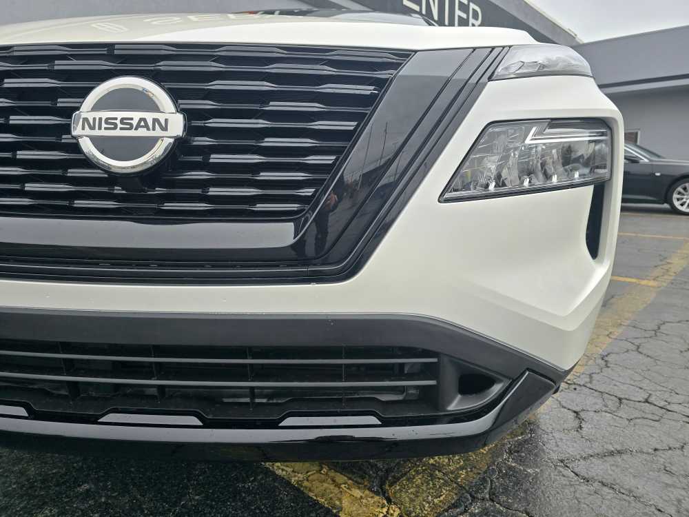 2023 Nissan Rogue SV photo 2