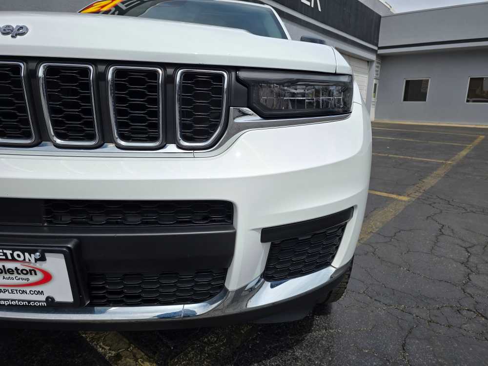 2021 Jeep Grand Cherokee Laredo photo 3