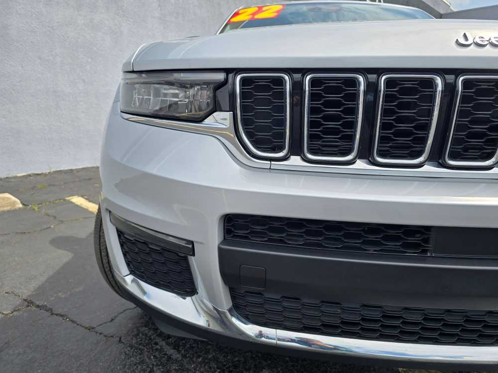 2022 Jeep Grand Cherokee Limited photo 2