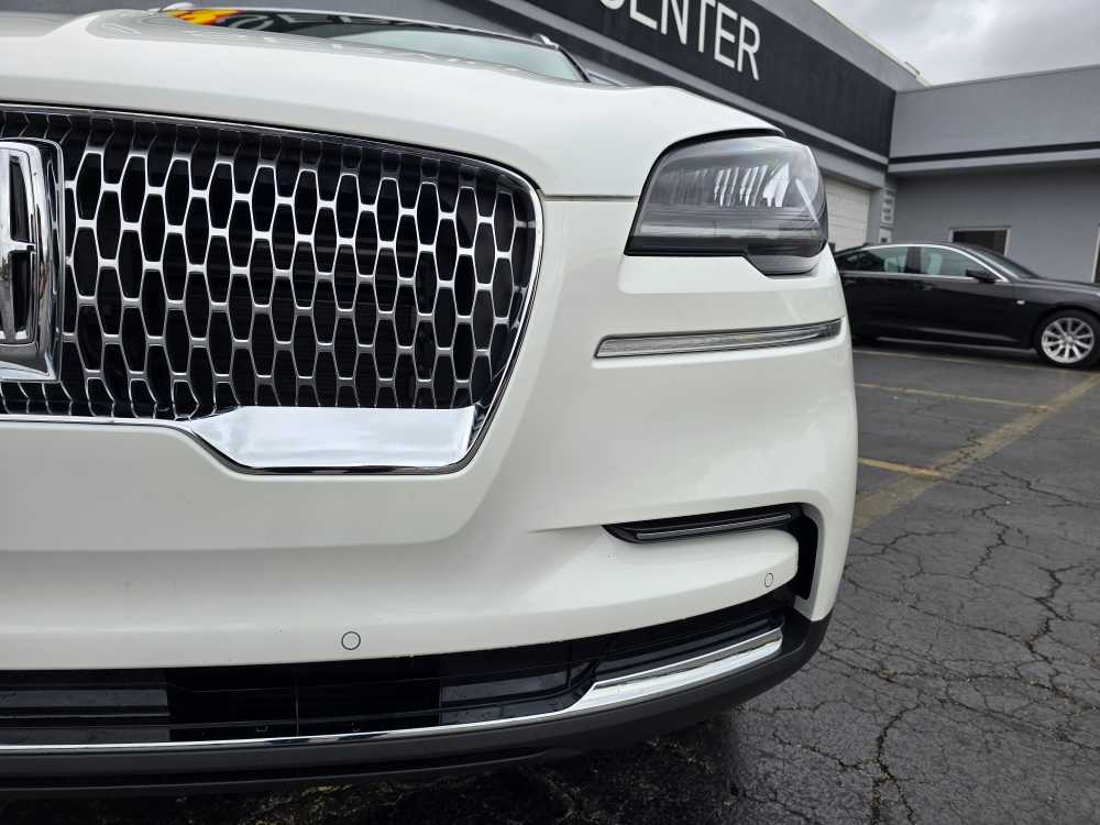 2023 Lincoln Aviator Standard photo 3
