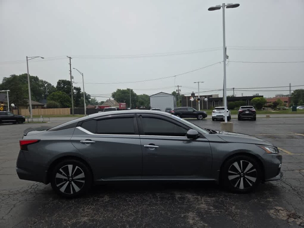 Used 2022 Nissan Altima 2.5 SV Sedan