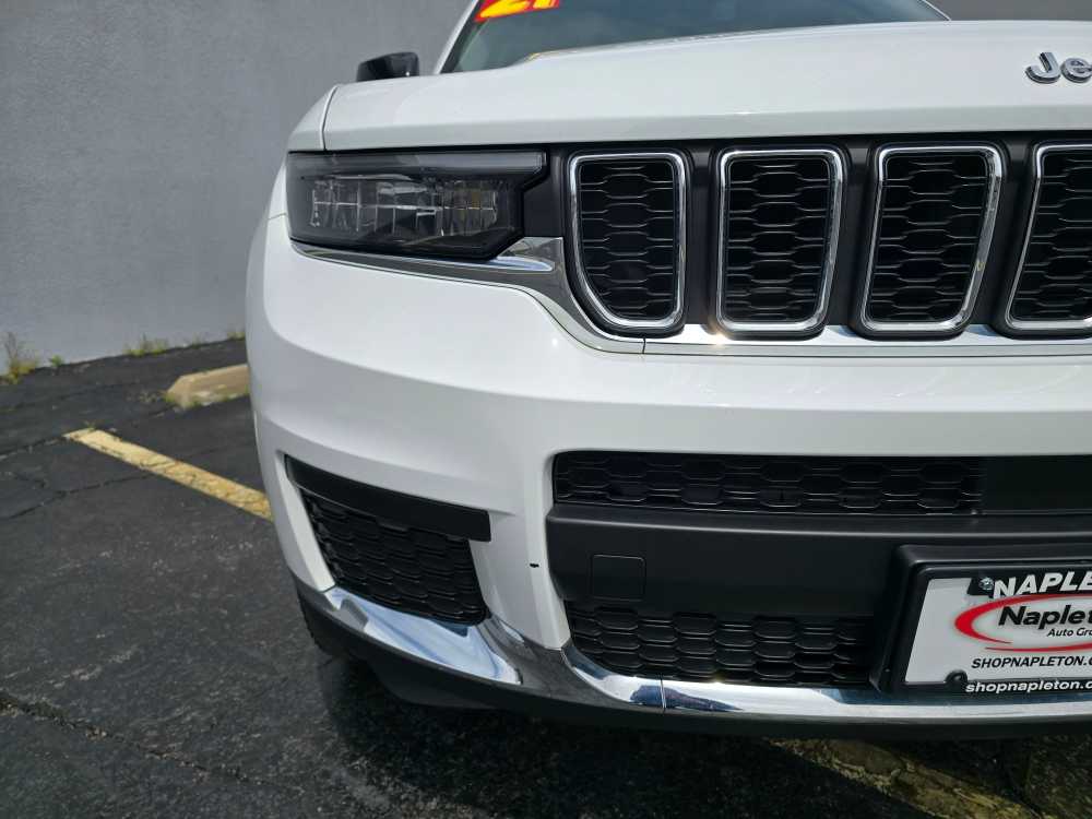 2021 Jeep Grand Cherokee Laredo photo 2