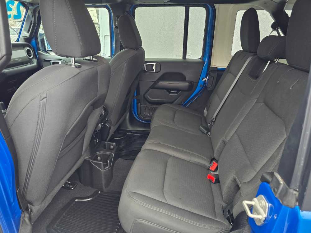 2023 Jeep Wrangler 4-Door Sahara - Photo 29