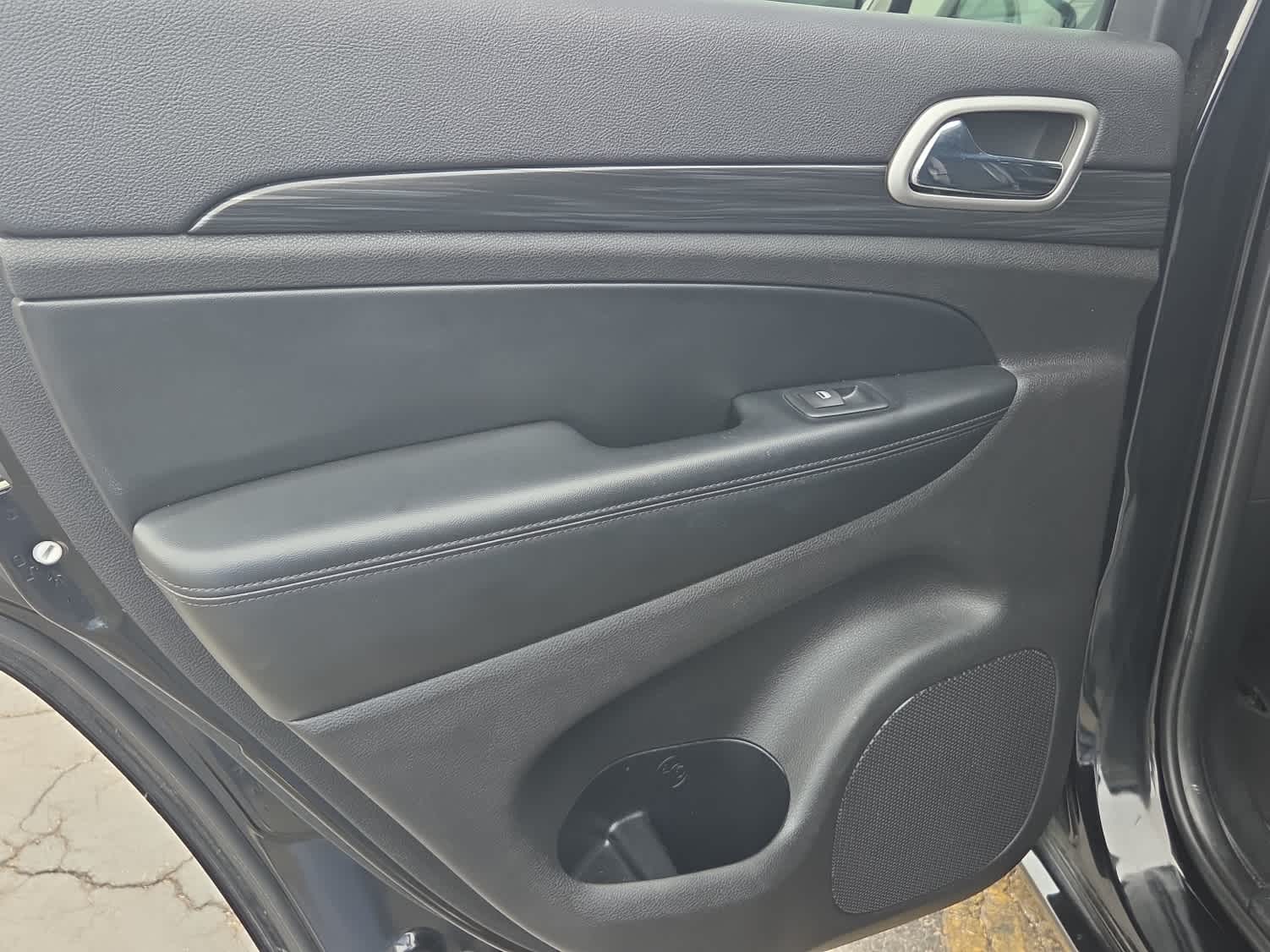 2020 Jeep Grand Cherokee Altitude - Photo 13
