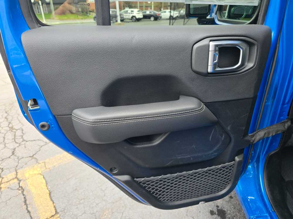 2023 Jeep Wrangler 4-Door Sahara - Photo 33