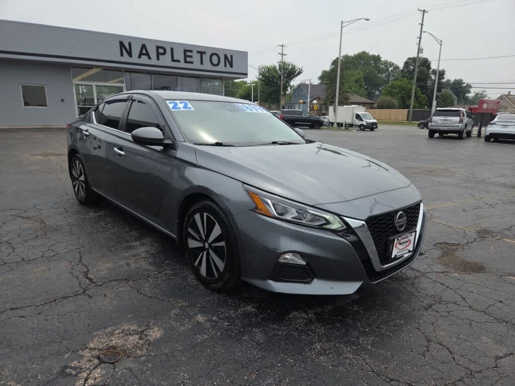 Used 2022 Nissan Altima 2.5 SV Sedan