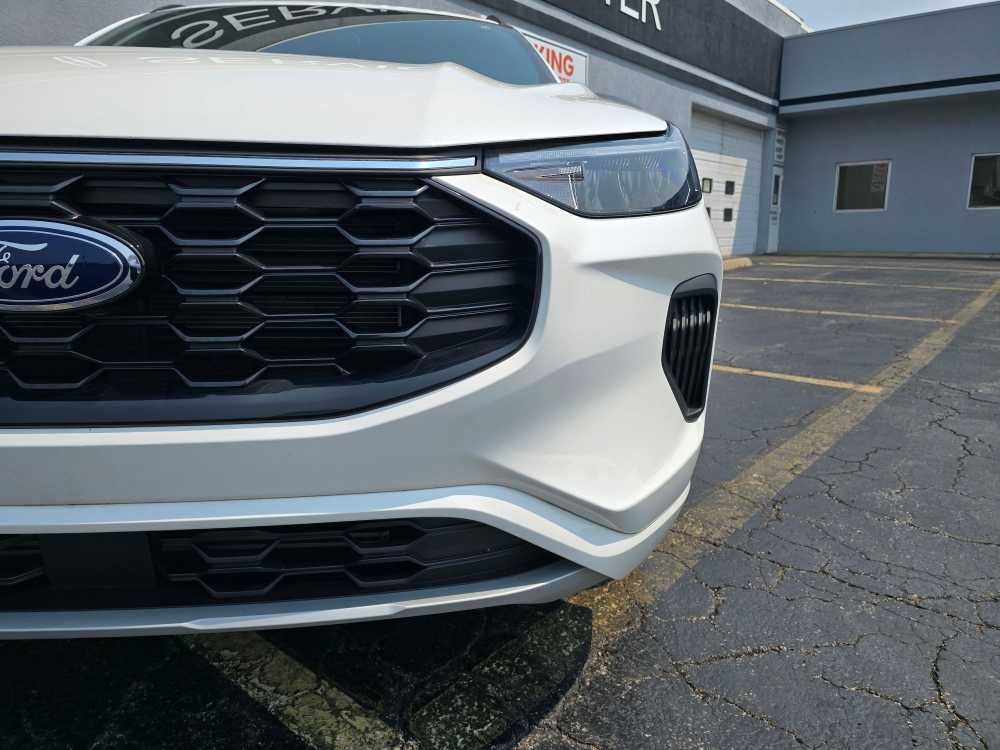 2024 Ford Escape ST-Line photo 3