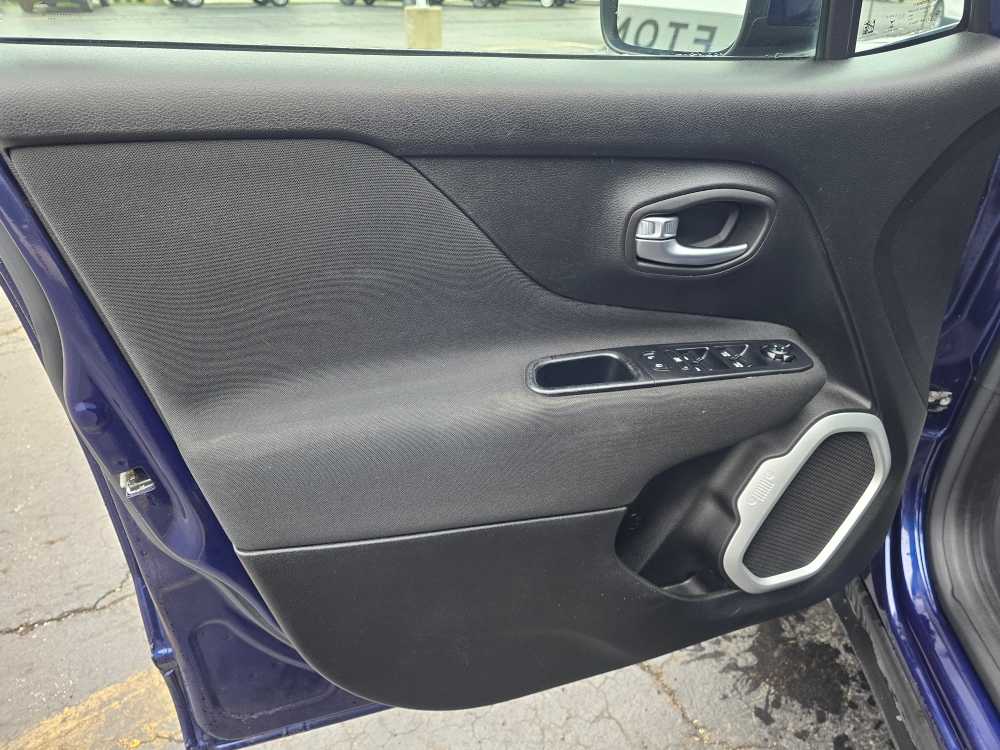 2019 Jeep Renegade Latitude - Photo 12