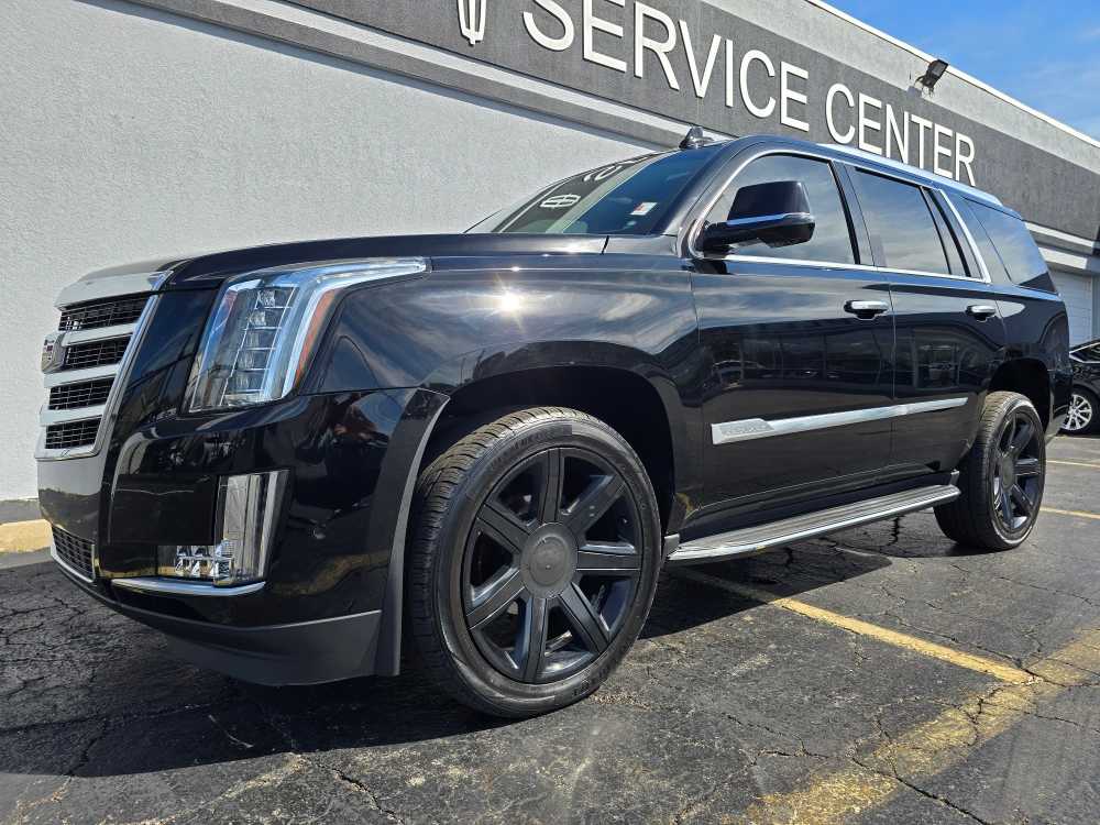 2017 Cadillac Escalade Luxury photo 4