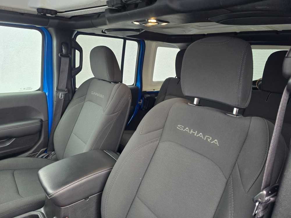 2023 Jeep Wrangler 4-Door Sahara - Photo 21