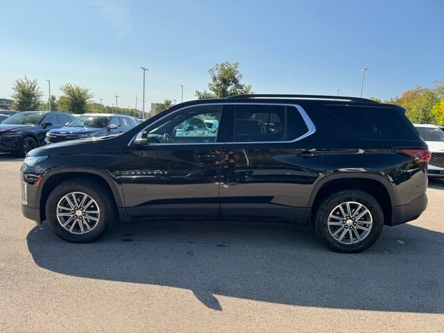 2023 Chevrolet Traverse Cloth 1LT photo 2