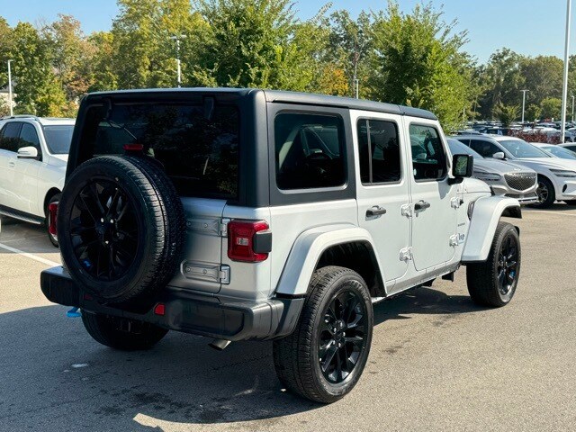 2023 Jeep Wrangler 4xe Sahara photo 4