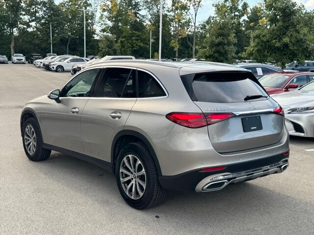 2023 Mercedes Benz GLC 300 4MATIC photo 3