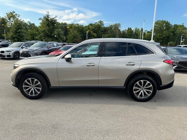2023 Mercedes Benz GLC 300 4MATIC photo 2
