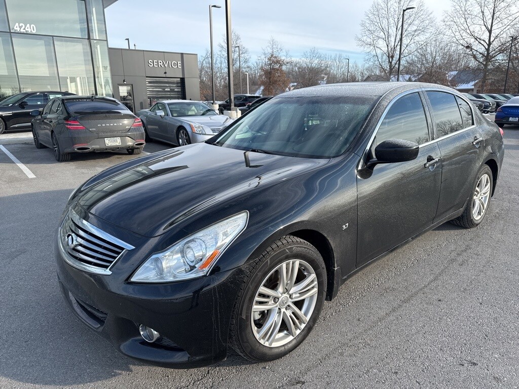 Used 2015 INFINITI Q40 3.7 Sedan