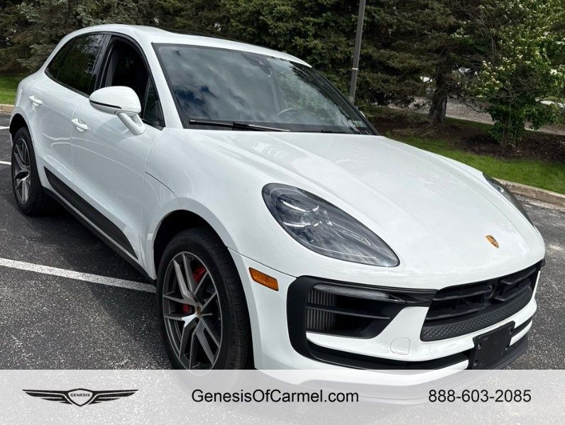 2023 Porsche Macan S's photo