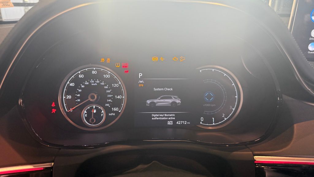 2022 GENESIS GV70 Standard's photo