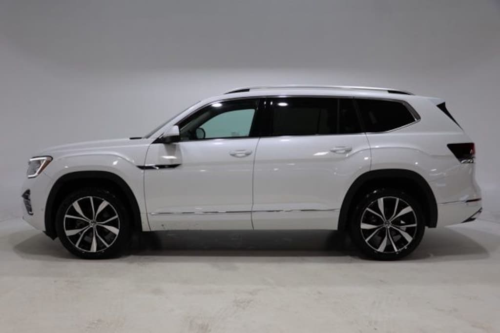 Used 2024 Volkswagen Atlas 2.0T SEL Premium R-Line SUV
