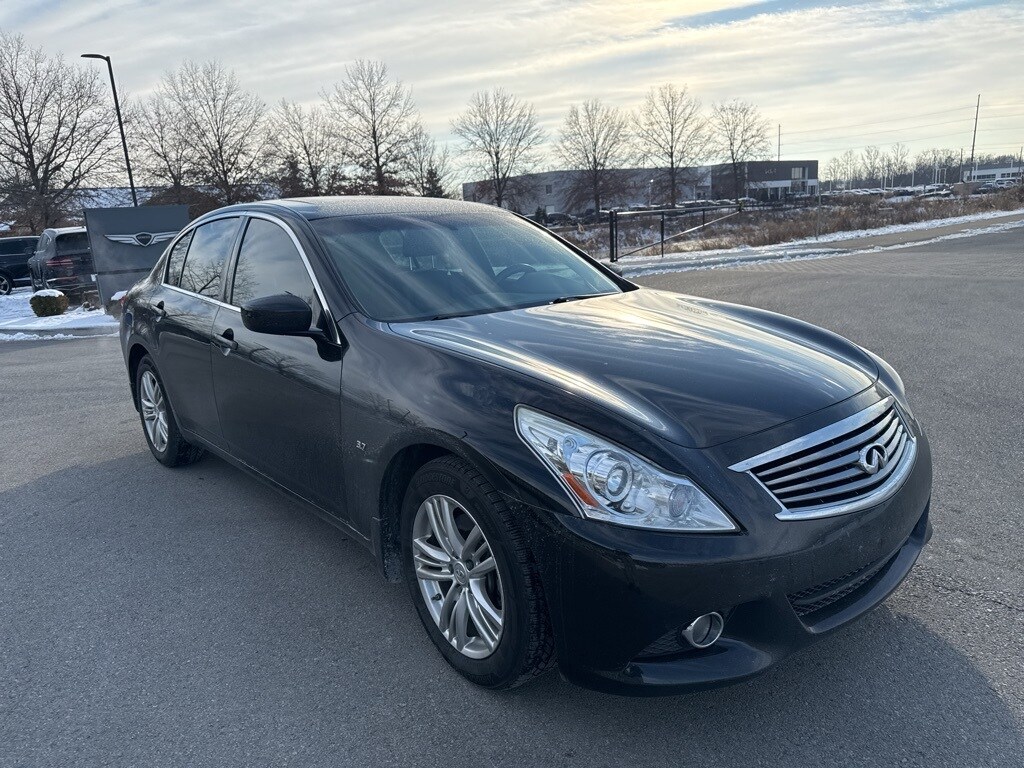 Used 2015 INFINITI Q40 3.7 Sedan