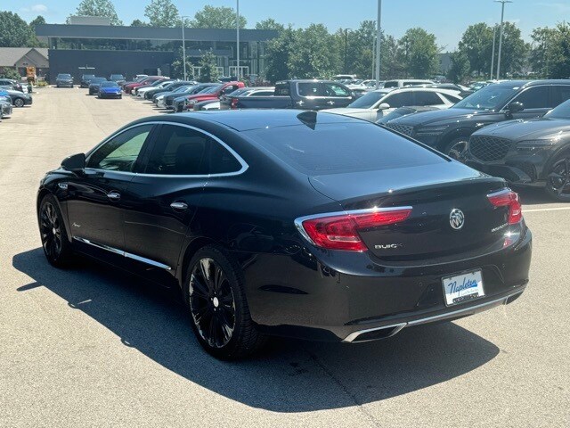 2018 Buick LaCrosse Avenir photo 3