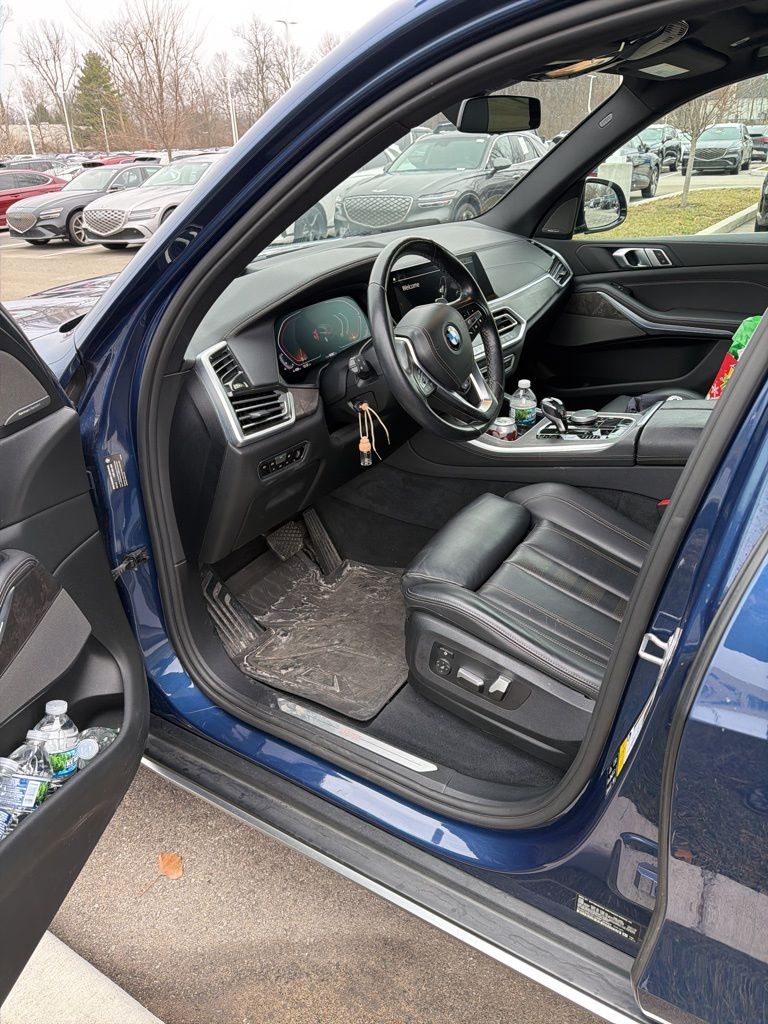 2021 BMW X5 40i's photo