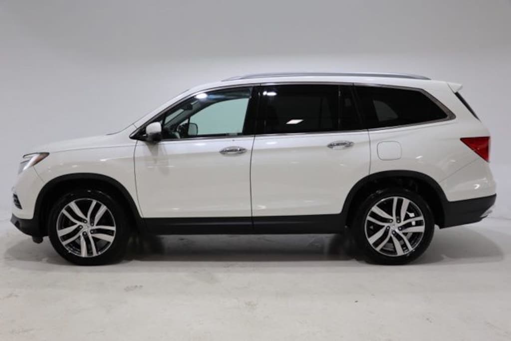 Used 2018 Honda Pilot Touring AWD SUV