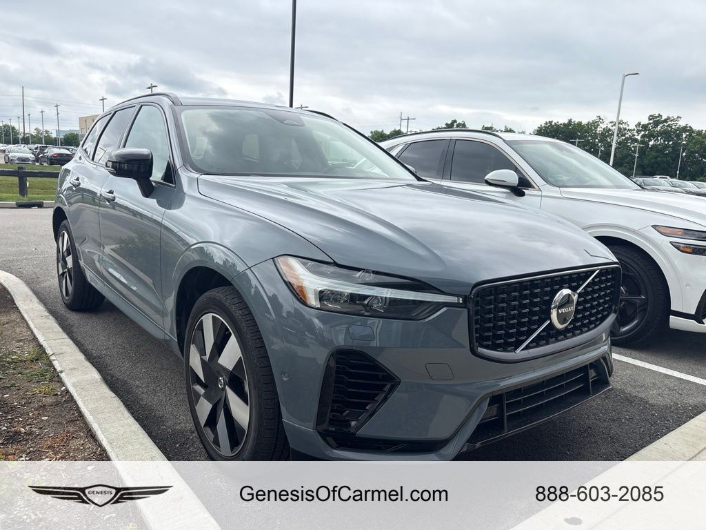2023 Volvo XC60 T8 Ultimate Dark Theme AWD's photo