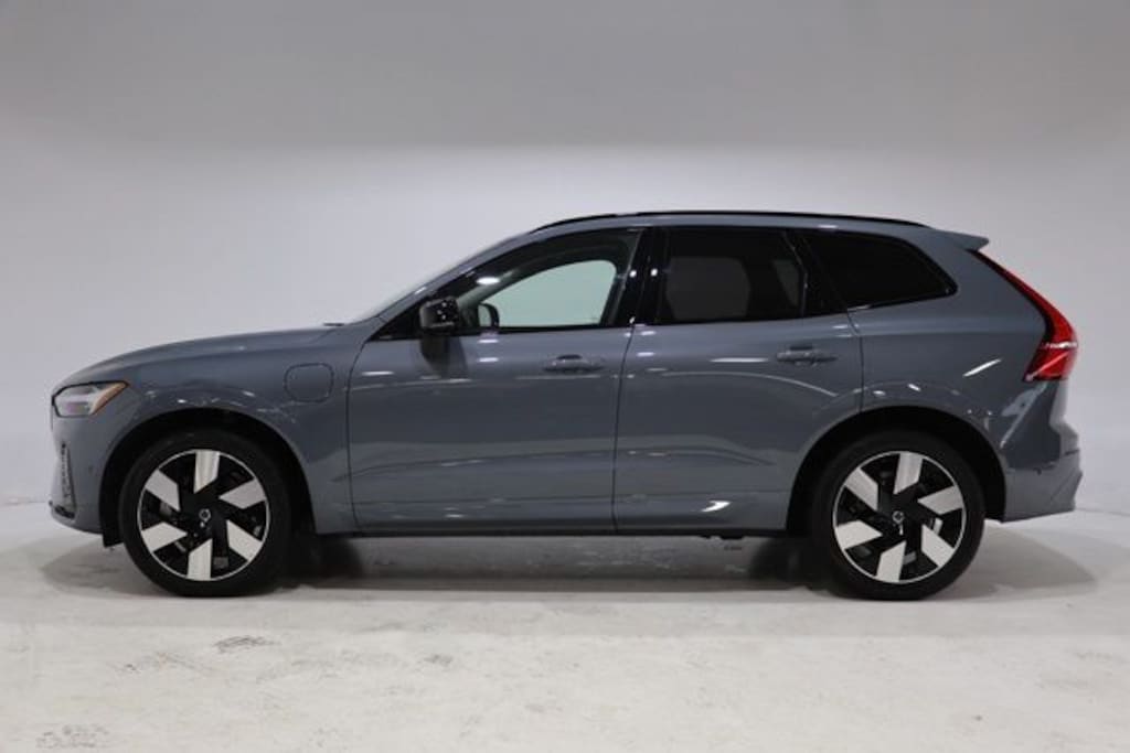 Used 2023 Volvo XC60 Recharge Plug-In Hybrid Ultimate Dark SUV