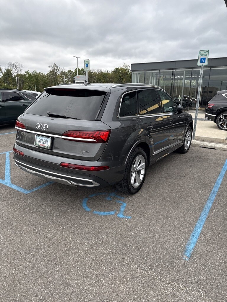 2020 Audi Q7 45 Premium photo 3