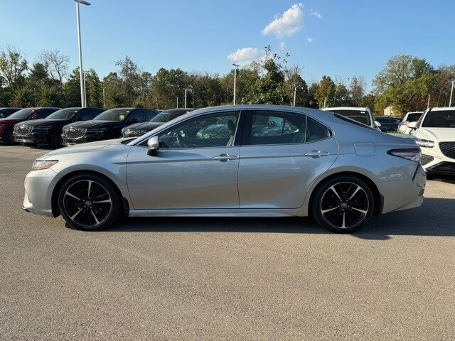 2019 Toyota Camry XSE photo 2