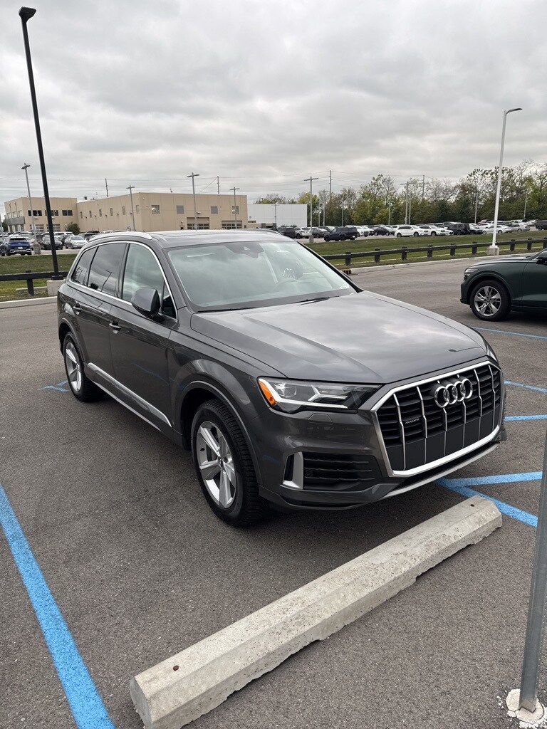 2020 Audi Q7 45 Premium photo 2