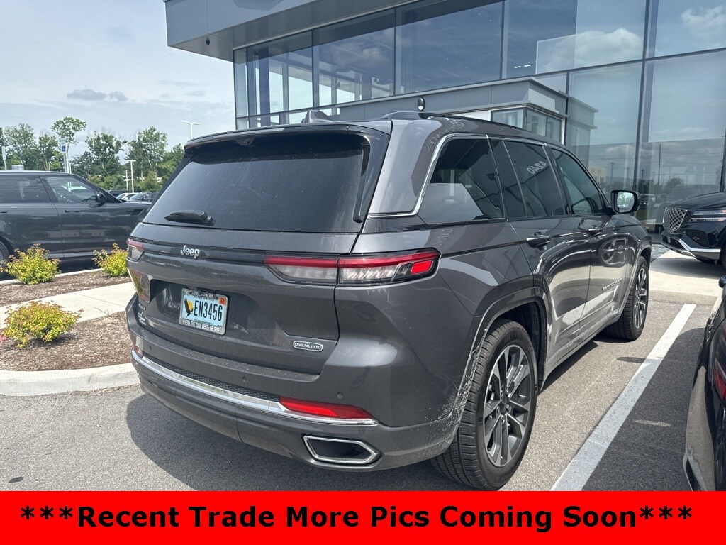 2022 Jeep Grand Cherokee Overland photo 3