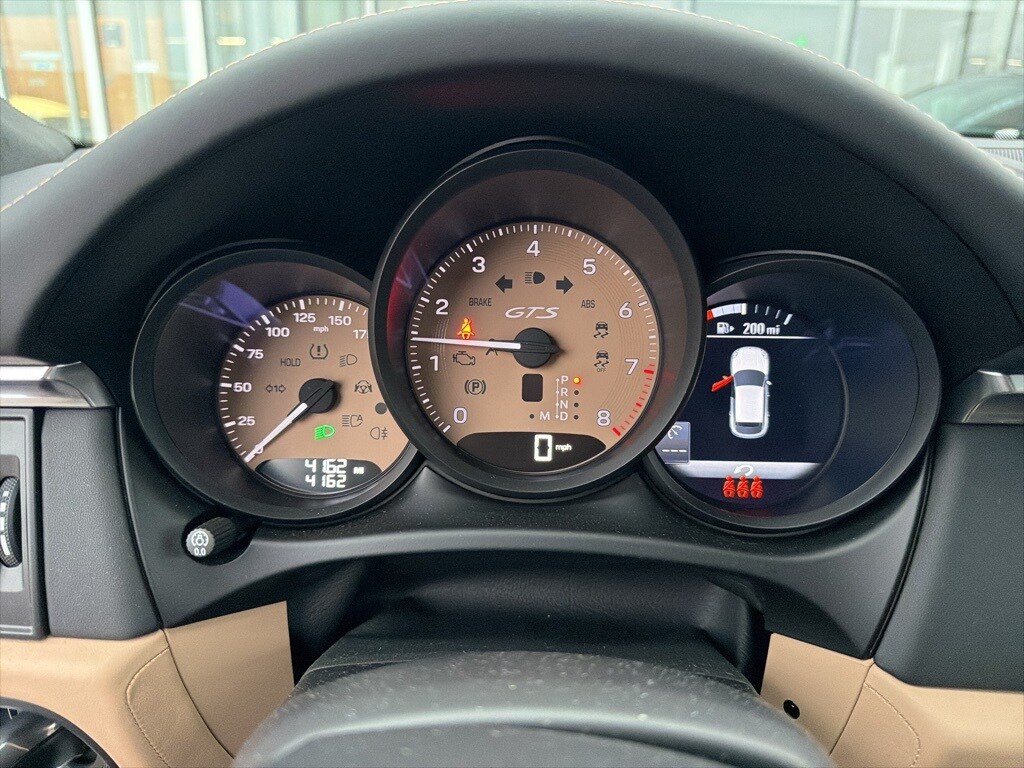 2024 Porsche Macan GTS photo 2