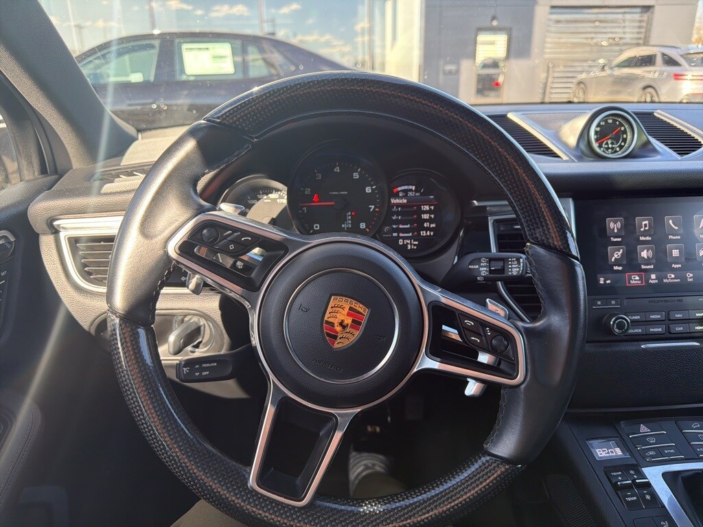 2018 Porsche Macan photo 3