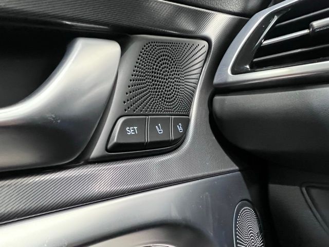 2025 GENESIS G70 Sport Advanced - Photo 11