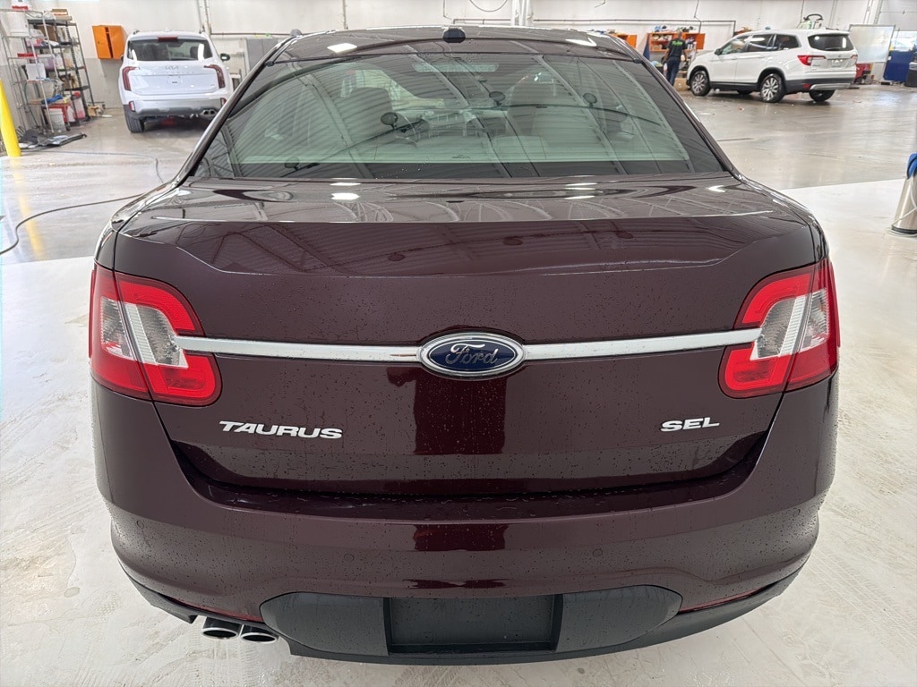 Used 2011 Ford Taurus SEL Sedan