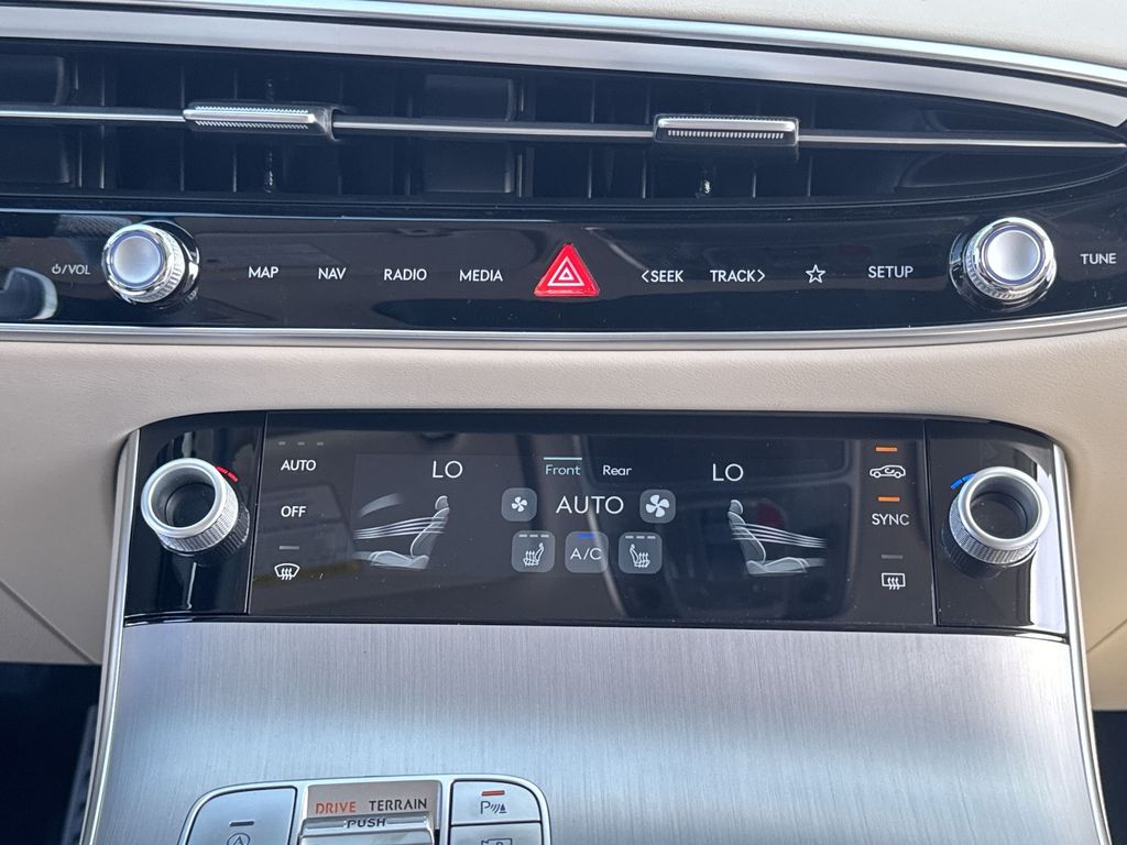 2026 GENESIS GV70 Select - Photo 23